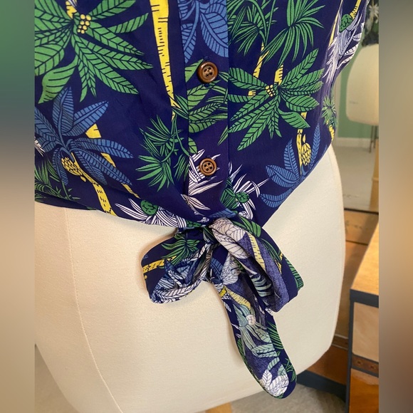 Collectif Sammy Palm Tree Print Tie Blouse - Picture 3 of 5